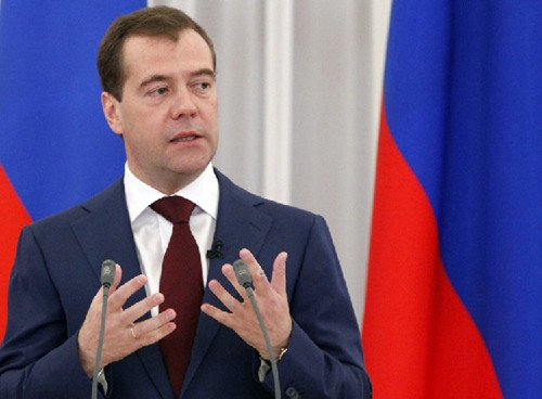 梅德韦杰夫签署命令将俄公职人员数量缩减10％