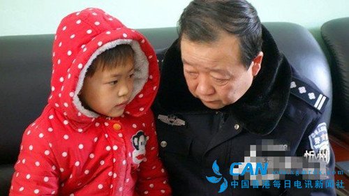 温暖冬季：忻州市公安局交警支队一大队全体交警救助贫困女孩