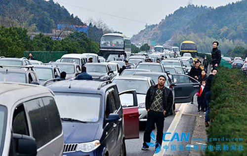 首都北京：部分高速暴堵12小时