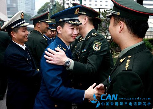 中国人民解放军驻港部队近200名军官完成轮换