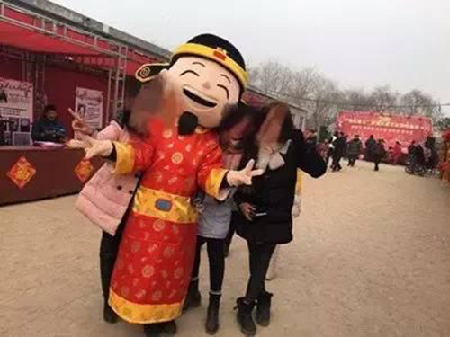 郑州60多名女大学生春节打工当模特被拖欠工资11万