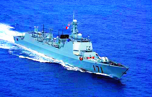 中国海军大批舰机演练  回应美航母将赴南海