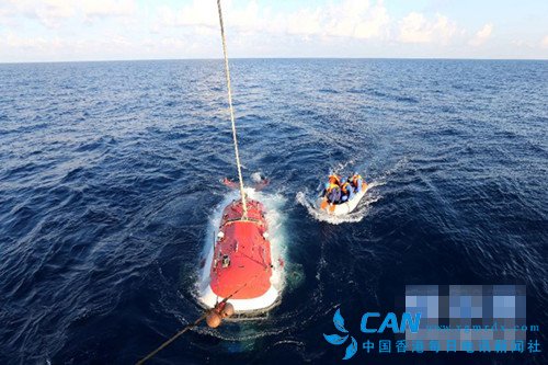 “蛟龙”号完成南海今年第一潜：水下航行7公里，连续作业7小时