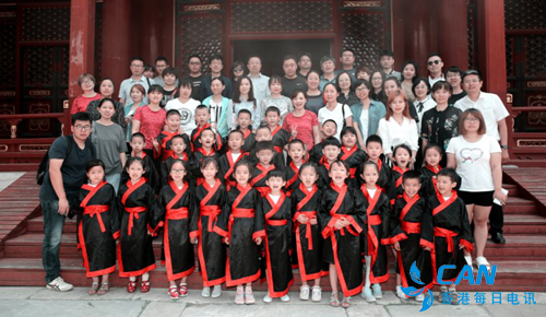 北京天之骄子智能开发幼儿园大班举行毕业典礼