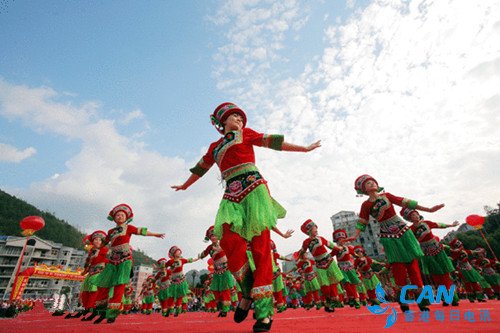 恩施清江沿岸的土家族文化--摆手舞