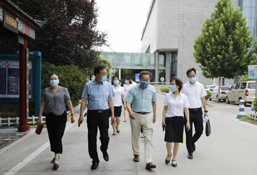 河南省医疗专家莅临三门峡市中心医院检查指导卒中中心建设