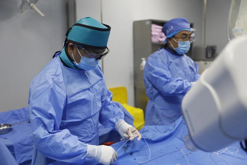 三门峡市中心医院成功实施大脑主要功能区中末端血管取栓术
