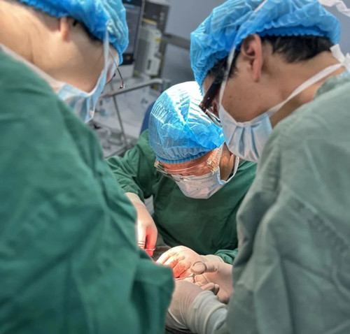 三门峡市中心医院成功实施“胸大肌皮瓣修复颈部手术缺损”