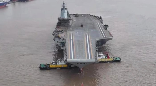 中国第三艘航母福建舰5月1日首次海试