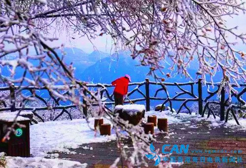 恩施大峡谷景区--雪后全力战冰雪,迎游客平安赏雪