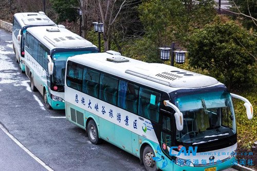 恩施大峡谷景区--雪后全力战冰雪,迎游客平安赏雪