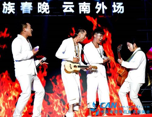芬芳吐艳 中国民族春晚云南分会场外场亮相金色池塘商业广场