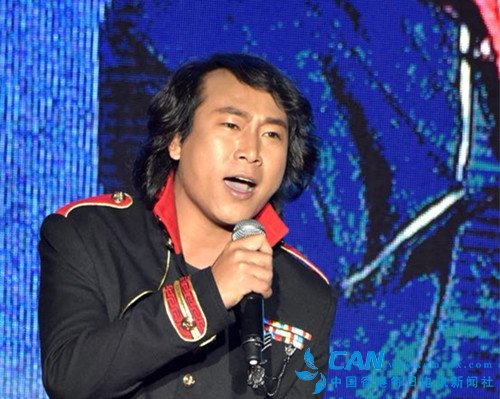 芬芳吐艳 中国民族春晚云南分会场外场亮相金色池塘商业广场
