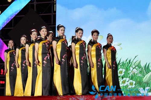 芬芳吐艳 中国民族春晚云南分会场外场亮相金色池塘商业广场