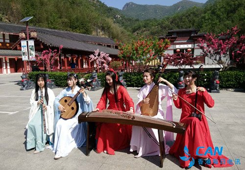 百名中原网络大咖走进西峡龙潭沟和五道幢