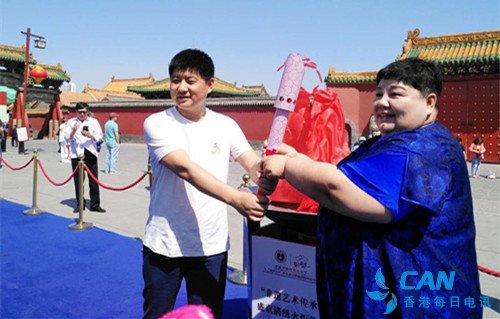 “满绣”从“盛京”走来 盛京满绣火炬传递在进行