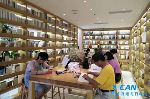探访高新区“网红”图书馆 有颜值更有内涵
