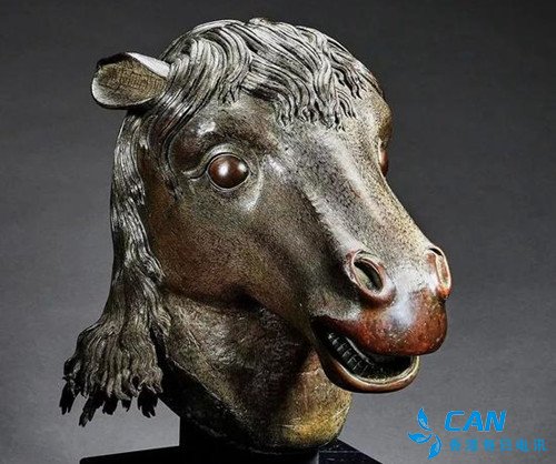 El bronce de los caballos es como volver a casa.