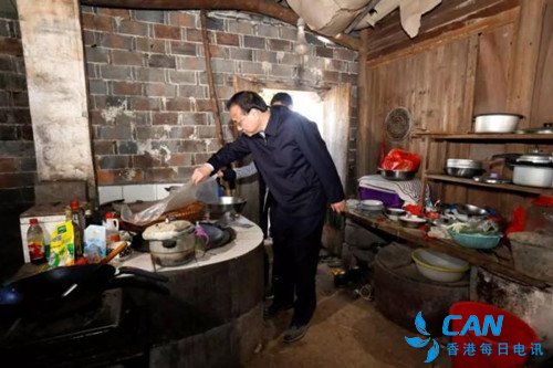 国务院总理李克强在江西景德镇考察旱情