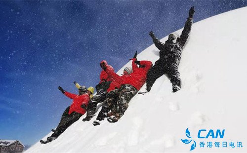 甘肃肃南:祁连山滑雪场开始造雪备战新雪季