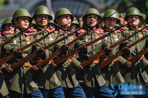 红场阅兵:俄罗斯承继苏联精神