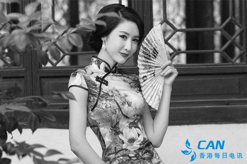 九月 一个风情万种的女人