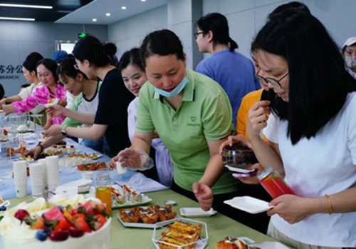 中交三航局江苏分公司工会举办2025年职工生日蛋糕品鉴会